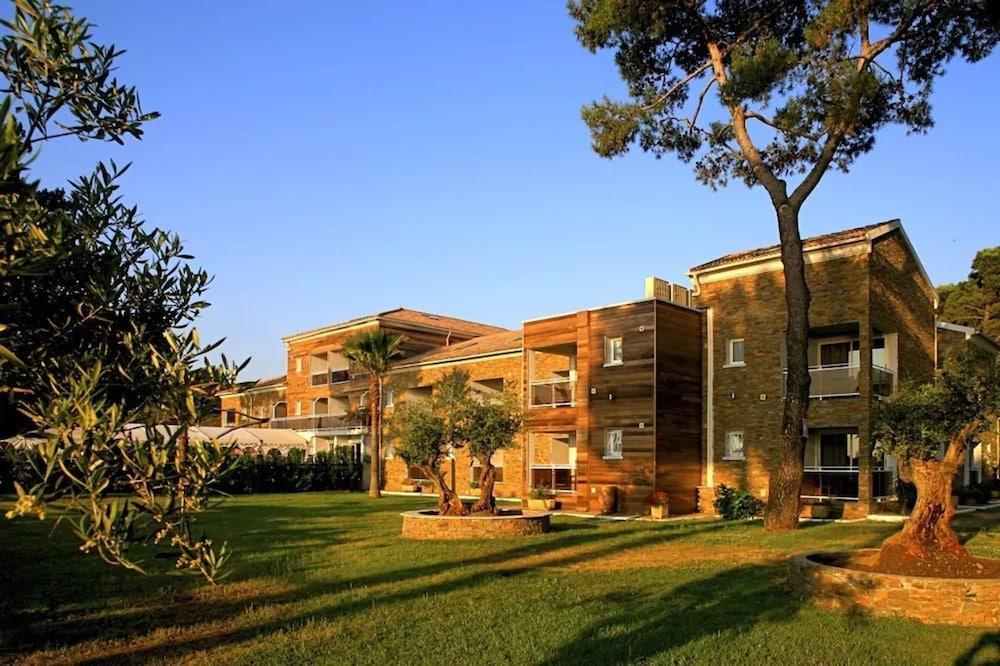 Hotel La Lagune Lucciana  Bagian luar foto