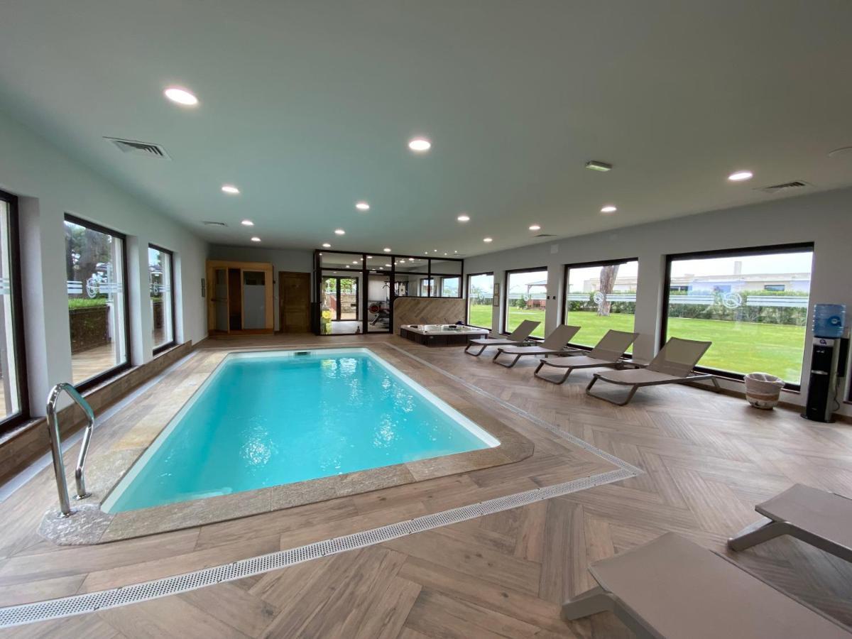 Hotel La Lagune Lucciana  Bagian luar foto
